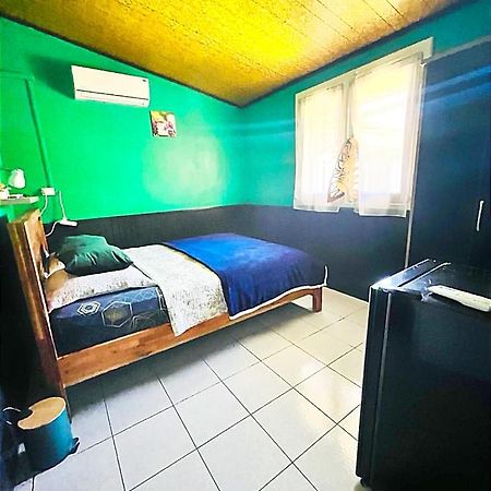 Chambre Privee 2 - Case Creole Le Mistral,Chez Kevin Сент-Андре Экстерьер фото